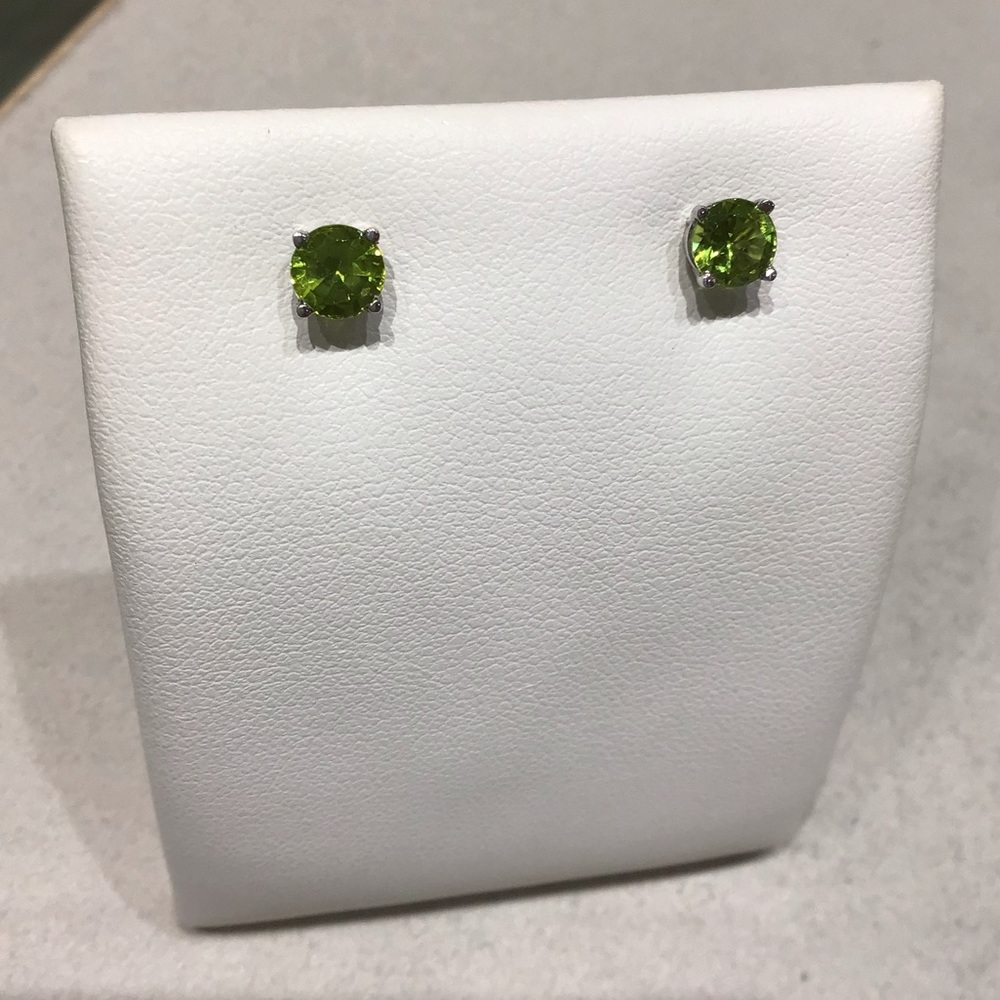 NEW 14Kt White Gold Peridot Earrings